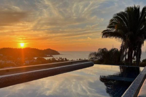 Stunning Ocean Views 2 Pools 10 min walk to beach